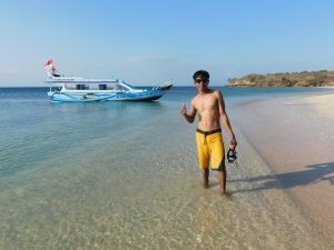 Solo Traveling ke Pantai Pink